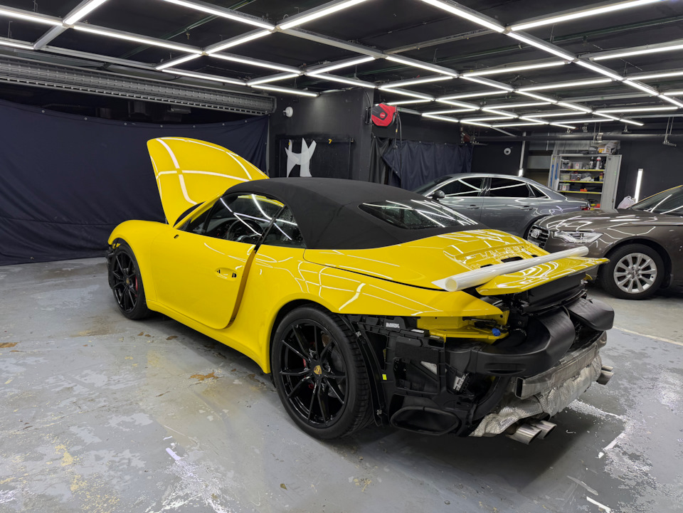 Оклеили и отмыли все скрытые места — Porsche 911 (991)