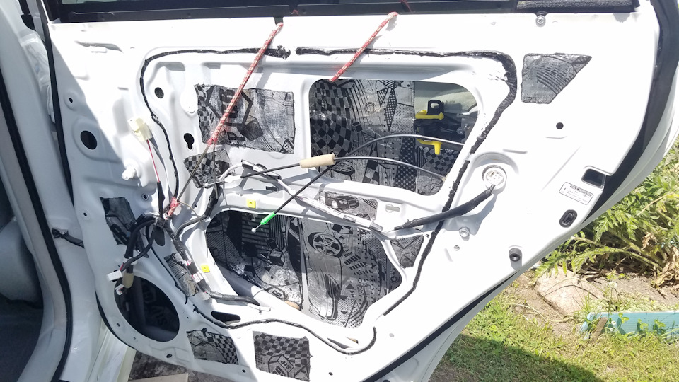 Фото в бортжурнале Toyota Prius Plug-in Hybrid (1G)
