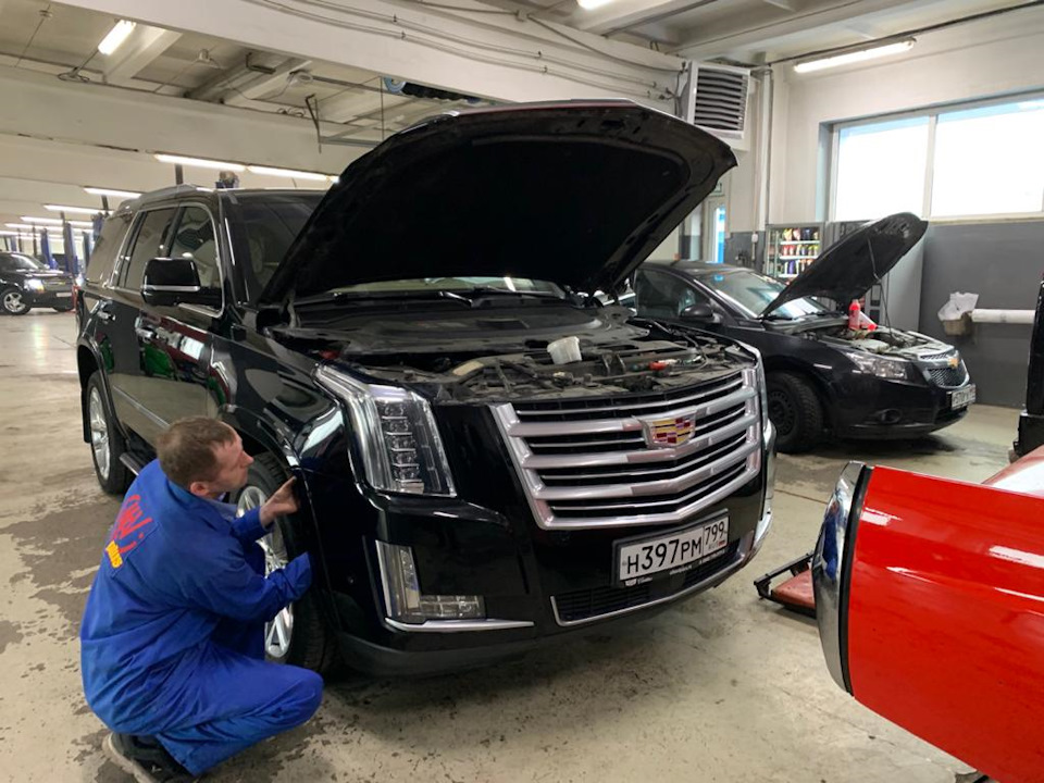 Фото в бортжурнале Cadillac Escalade (4G)