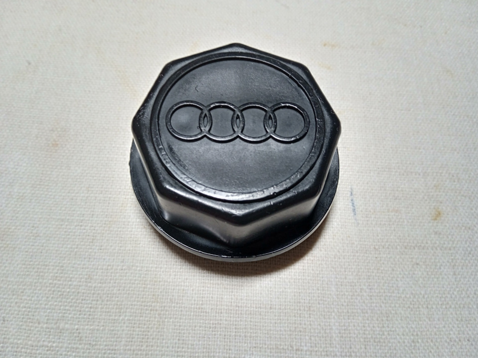 Фото в бортжурнале Audi 100 (C3)