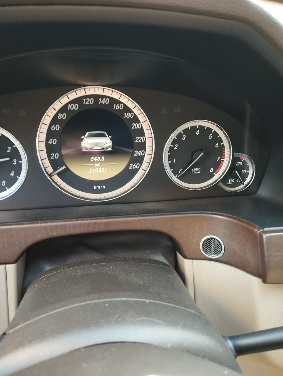 Фото в бортжурнале Mercedes-Benz E-Class (W212)