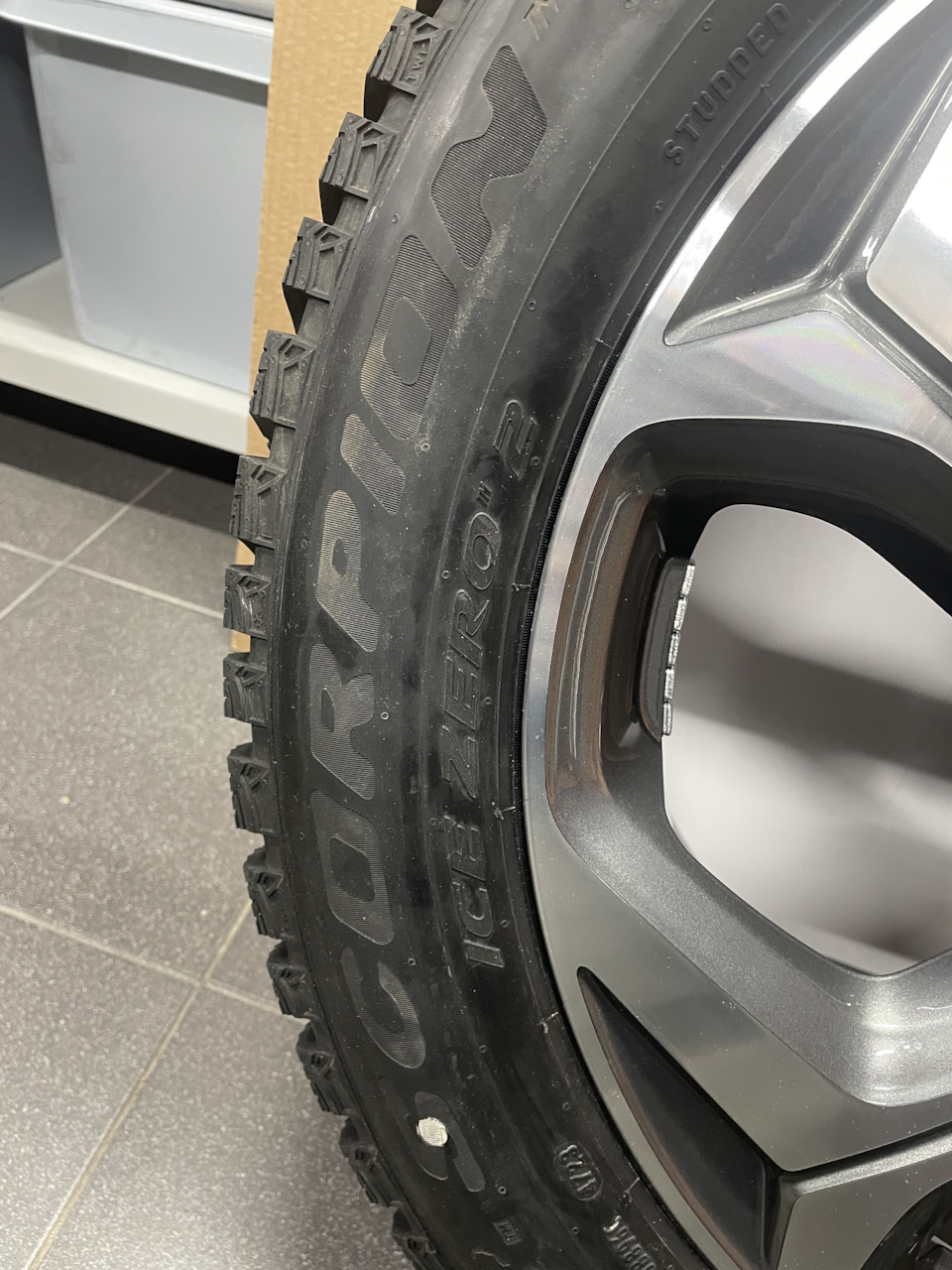 Бренд — Geely Monjaro. Запчасти на фото: 4700015