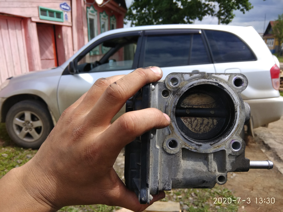 Ужас — Toyota Corolla (140/150). Запчасти на фото: 20207313
