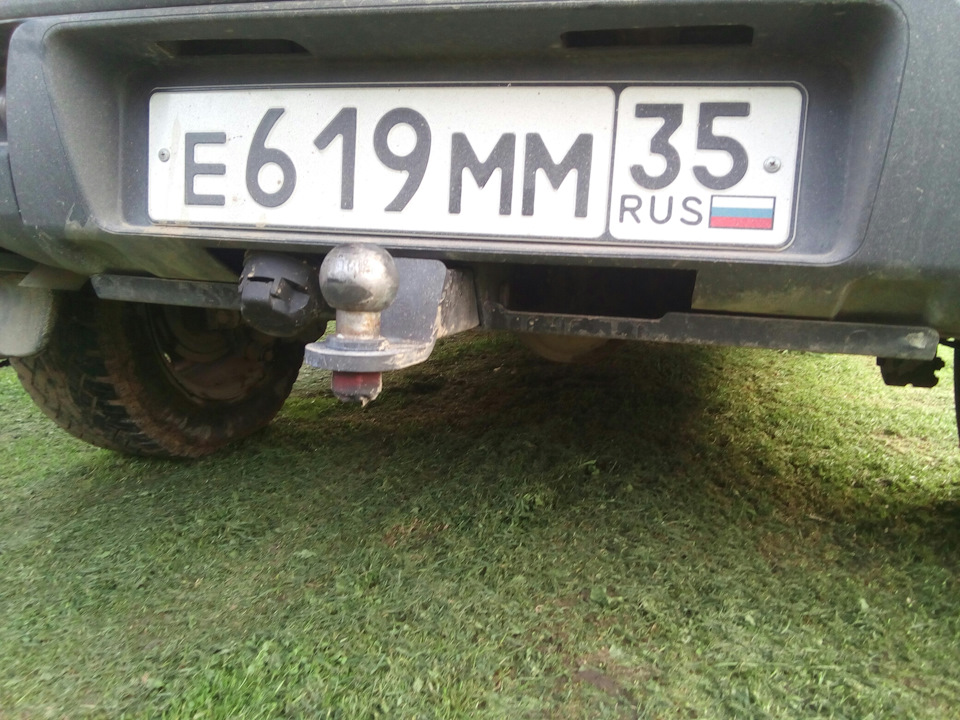 Немного в грязи — Chevrolet Niva (1G)