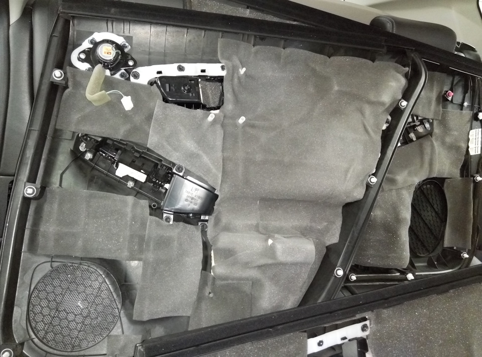 В процессе шумоизоляции… — Toyota Prius Plug-in Hybrid (1G)