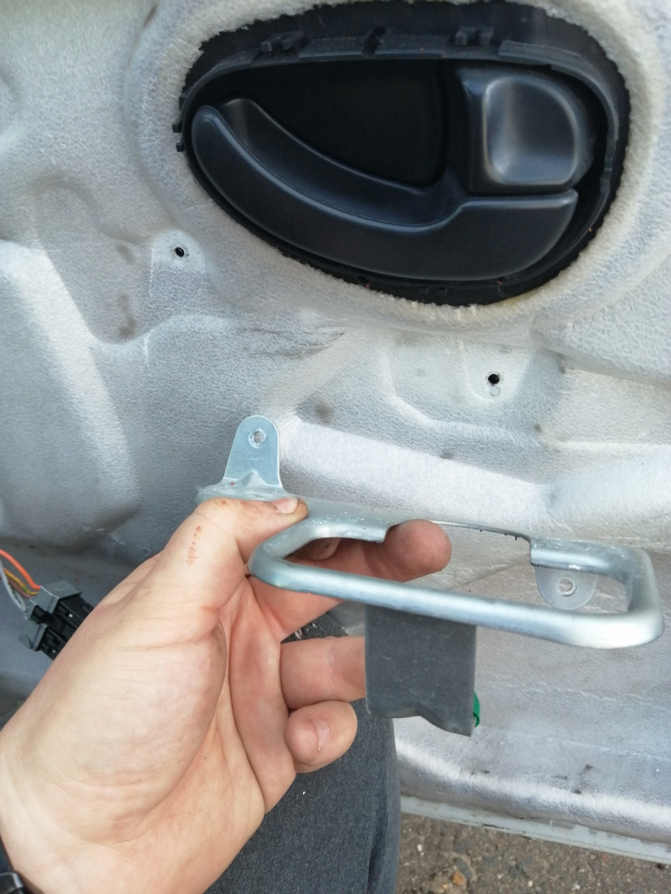 Высверлил — Peugeot 406