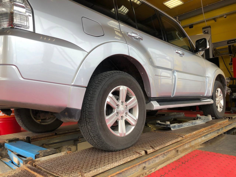 Сливаем и заливаем — Mitsubishi Pajero (4G)