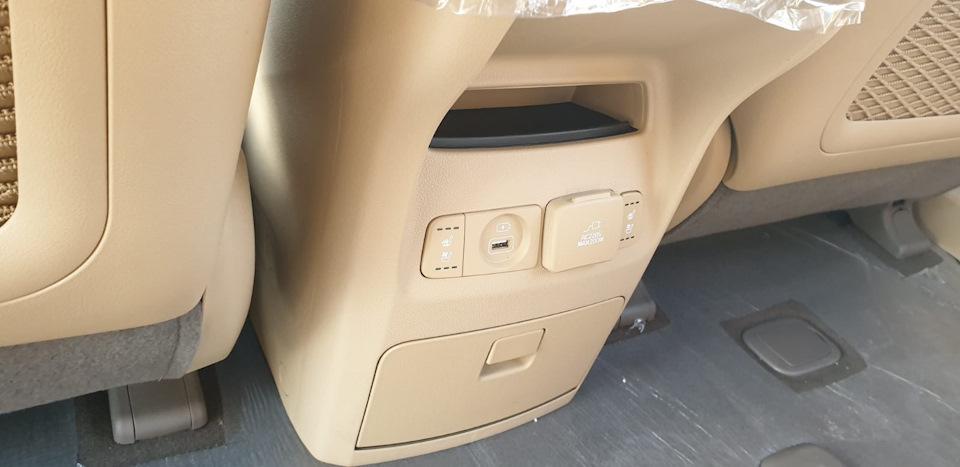 Фото в бортжурнале KIA Carnival (3G)