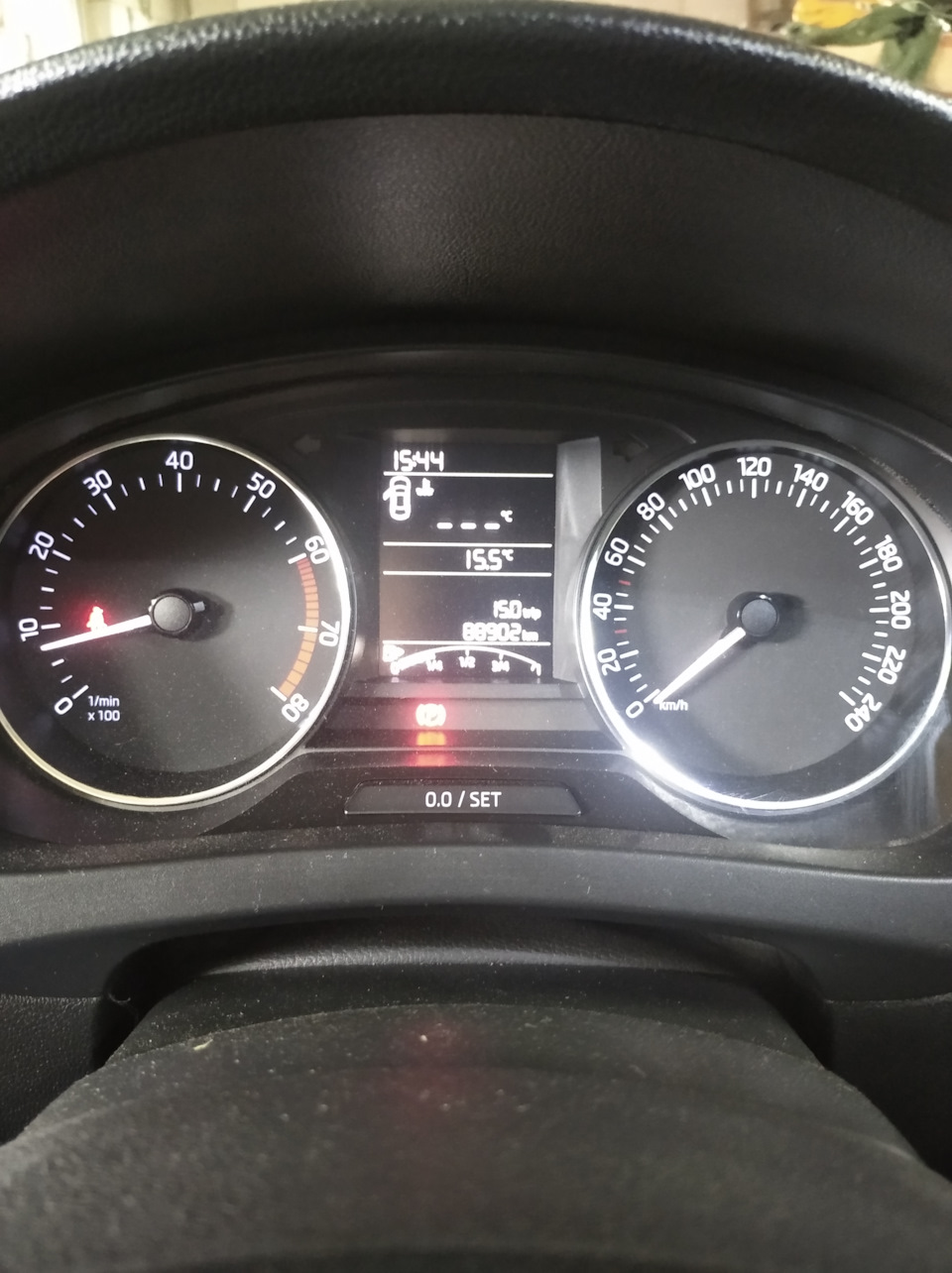 Пробег на момент очередного ТО — Skoda Rapid (1G). Запчасти на фото: 022002