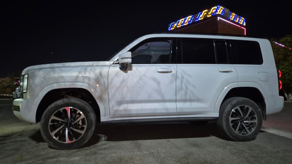 Haval H9 Холодильник