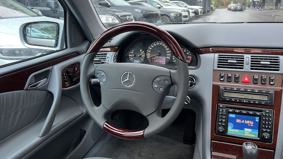Фото в бортжурнале Mercedes-Benz E-Class (W210)