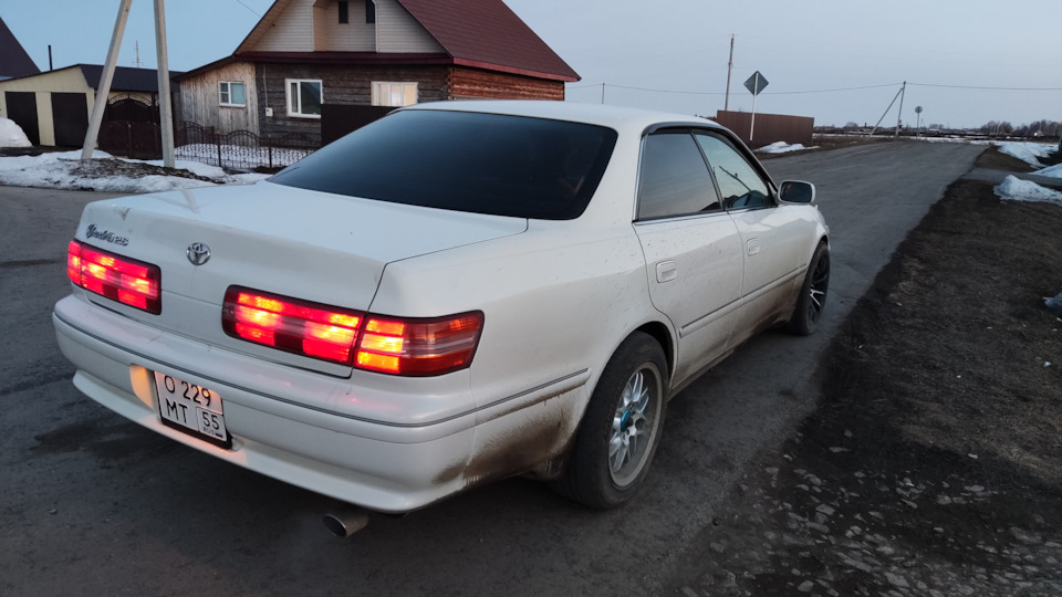 Фото в бортжурнале Toyota Mark II (100)