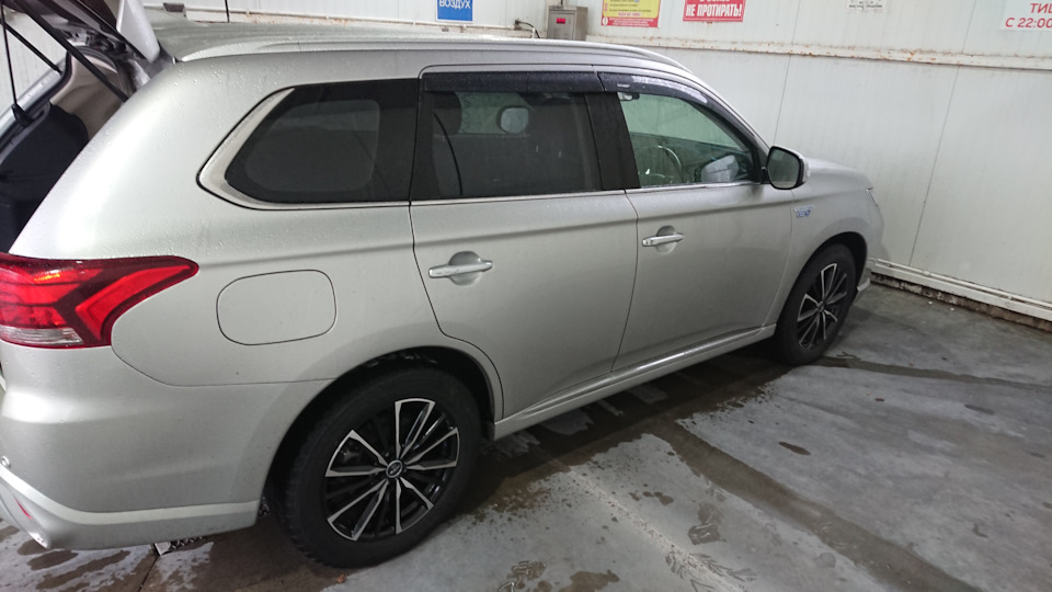 Фото в бортжурнале Mitsubishi Outlander PHEV