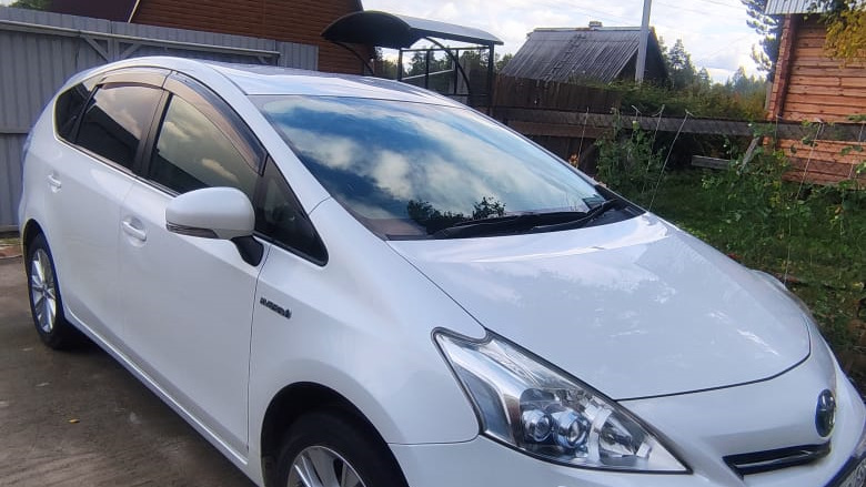 Toyota Prius V Alpha G