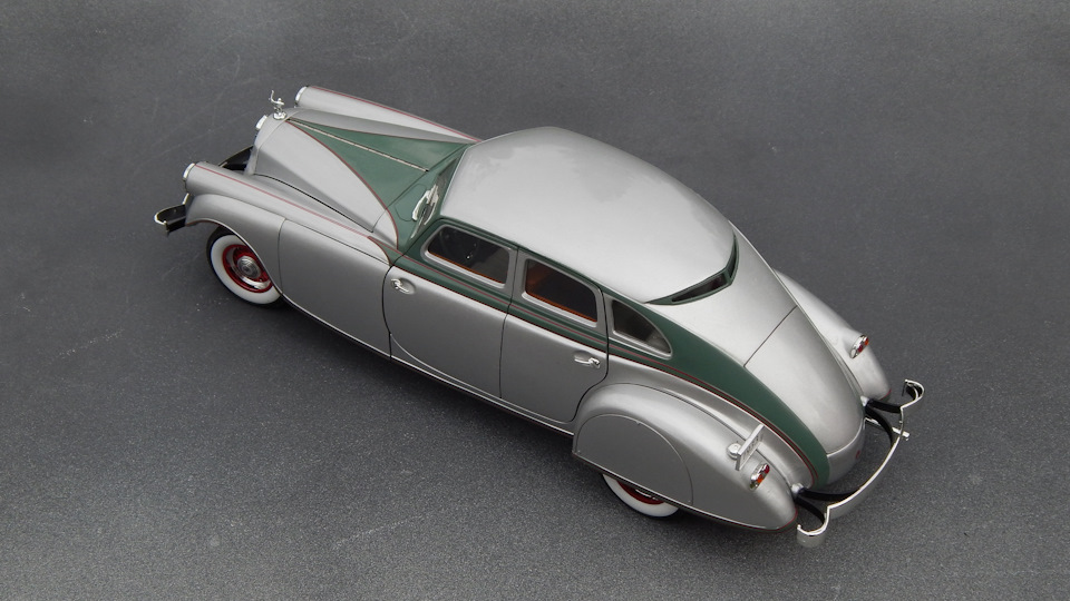 Pierce Arrow Silver Arrow, 1933 (1/18 Signature Models #18136