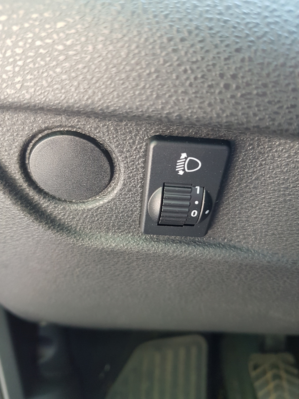 3 — Lada Vesta (1G)