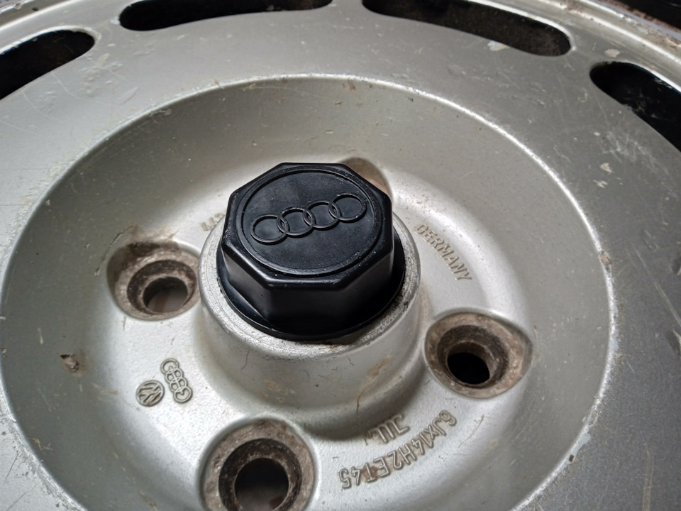 Фото в бортжурнале Audi 100 (C3)