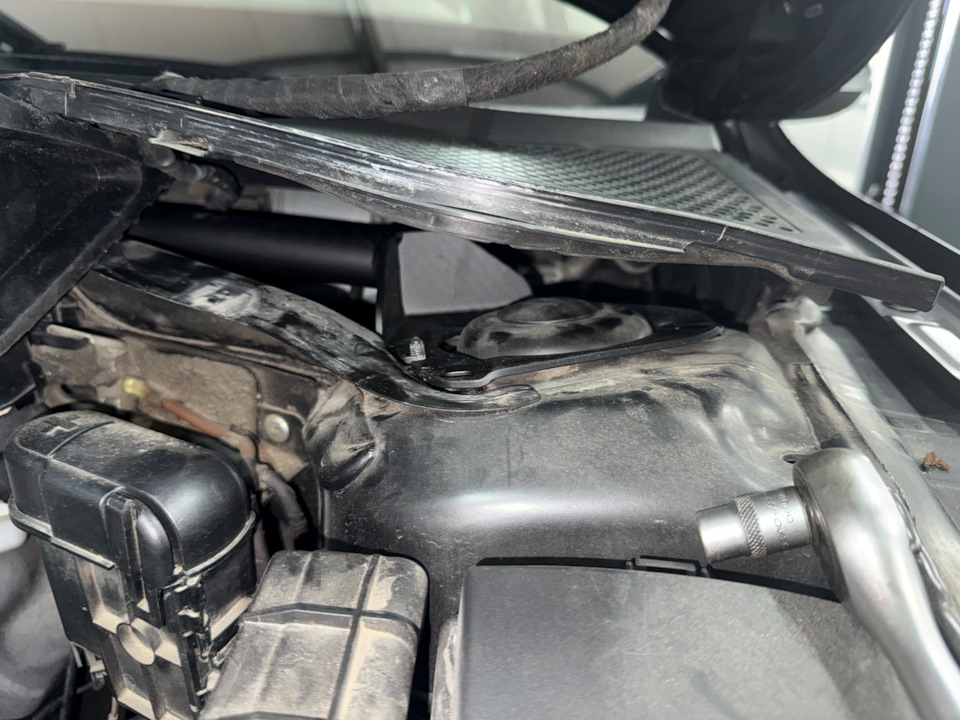 Установлена — Volkswagen Passat Variant (B8)