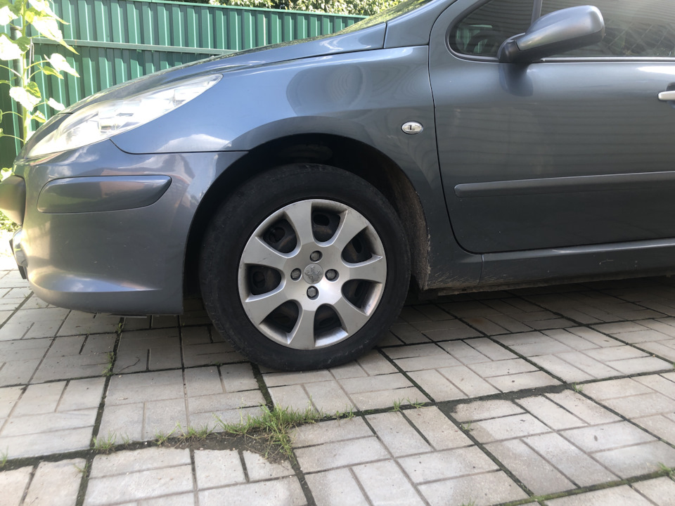 радиус колеса 16, забыл сделать фото до ( — Peugeot 307 SW