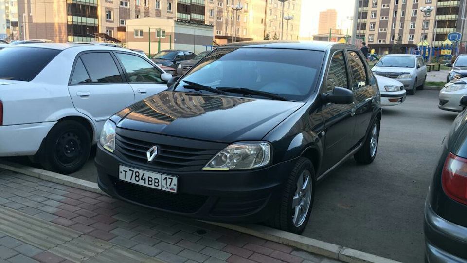 Renault Logan Чёрный