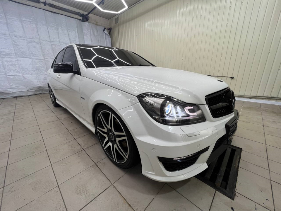 Фото в бортжурнале Mercedes-Benz C-Class (W204)