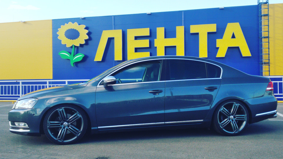 Volkswagen Passat Enter The Void