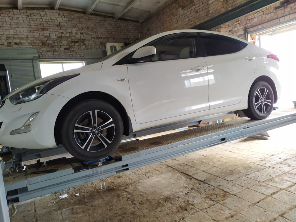 Фото в бортжурнале Hyundai Elantra (5G)