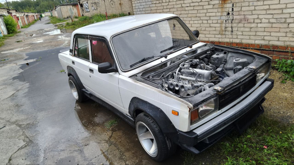 Lada 2107 𝙒𝙝𝙞𝙩𝙚 𝘾𝙤𝙢𝙚𝙩 ☄