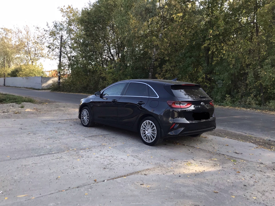 R17 — KIA Ceed (3G)