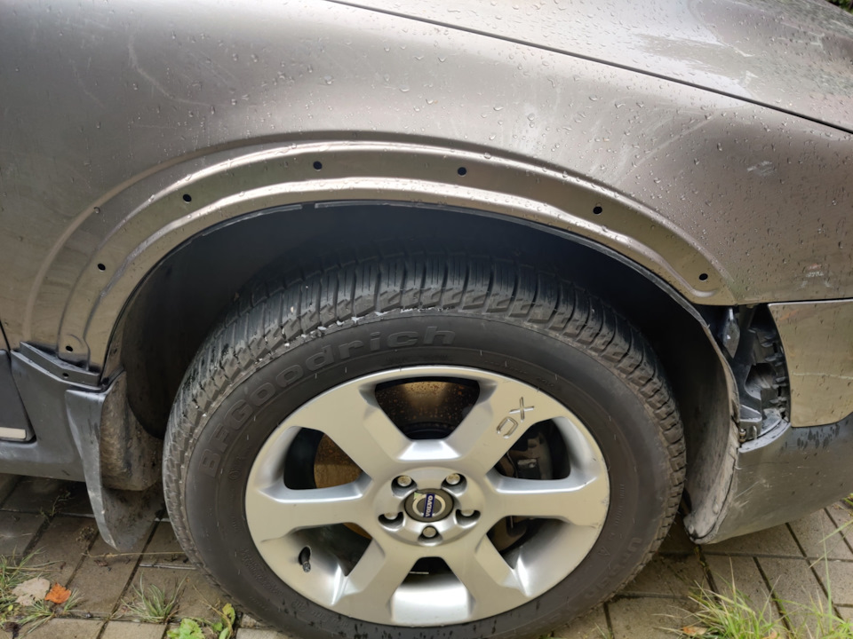 Без расширителя и двустороннего скотча — Volvo XC70 III