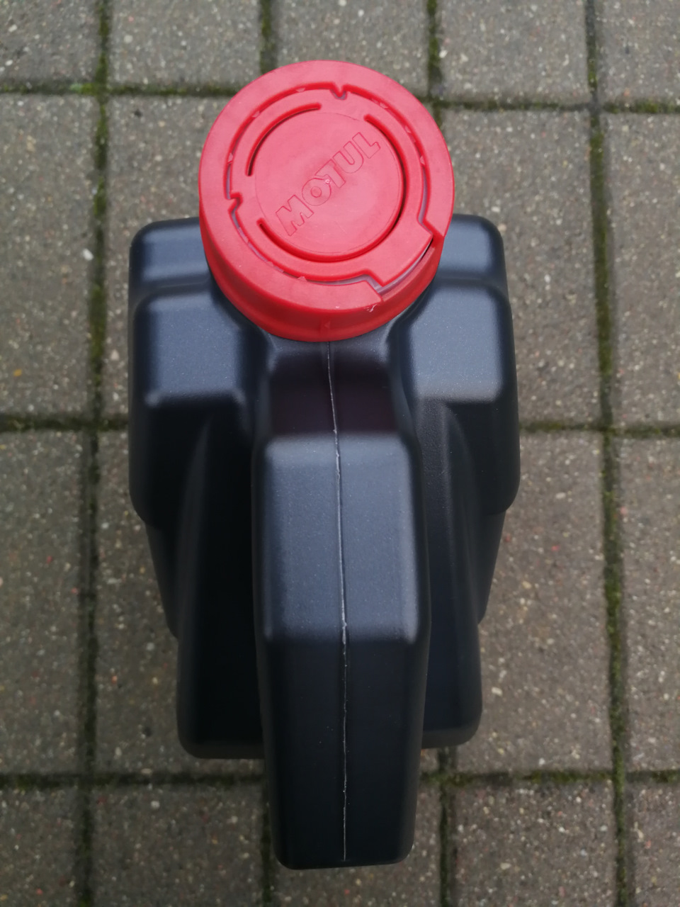 Масло Motul 2. — Skoda Yeti