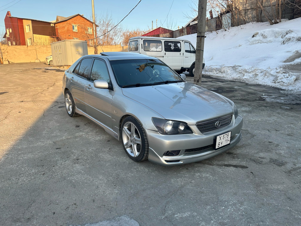 Фото в бортжурнале Lexus IS I