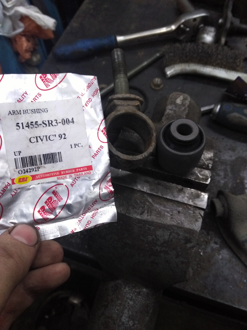 Фото в бортжурнале Honda Prelude (BA4/BA5). Запчасти на фото: 51455SR3004, O24292P