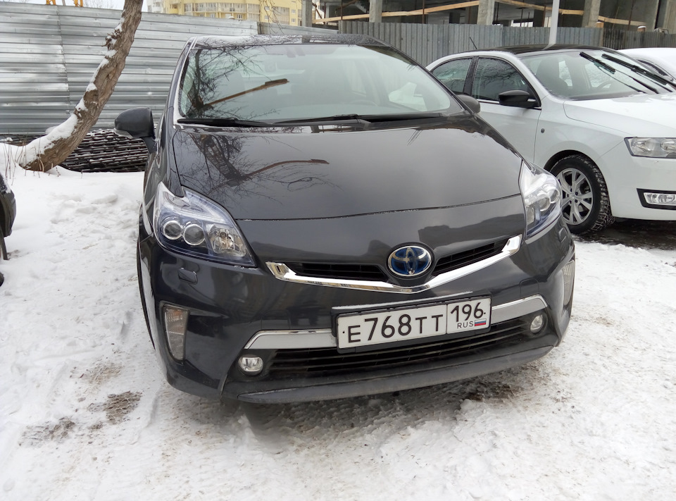 Фото в бортжурнале Toyota Prius Plug-in Hybrid (1G)