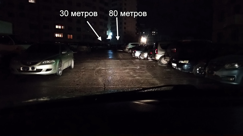 Выезд со двора, контрольные точки на доме, для оценки яркости ближнего, при подъеме. — Lada Vesta SW Cross (1G)