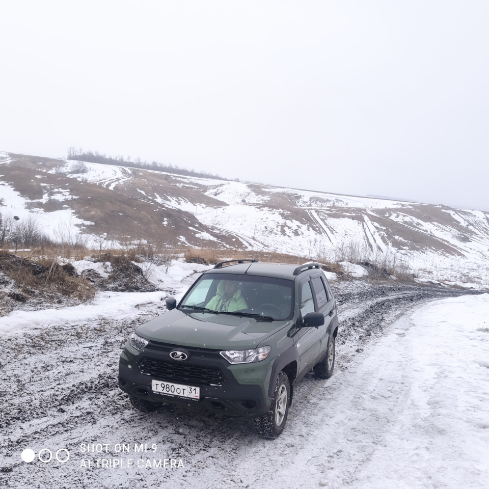 слабый снег.легкий морозец. — Lada Niva Travel