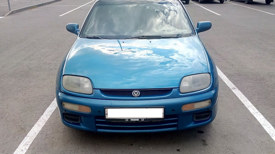 Mazda 323