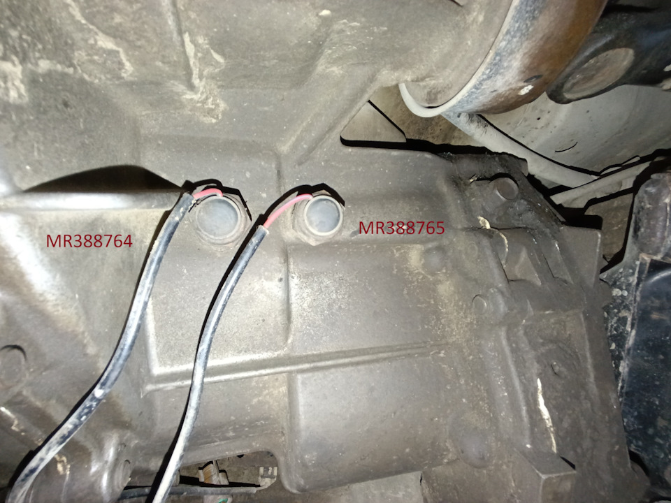 MR 388765 Датчик лампы раздатки H76 Mitsubishi | Запчасти на DRIVE2