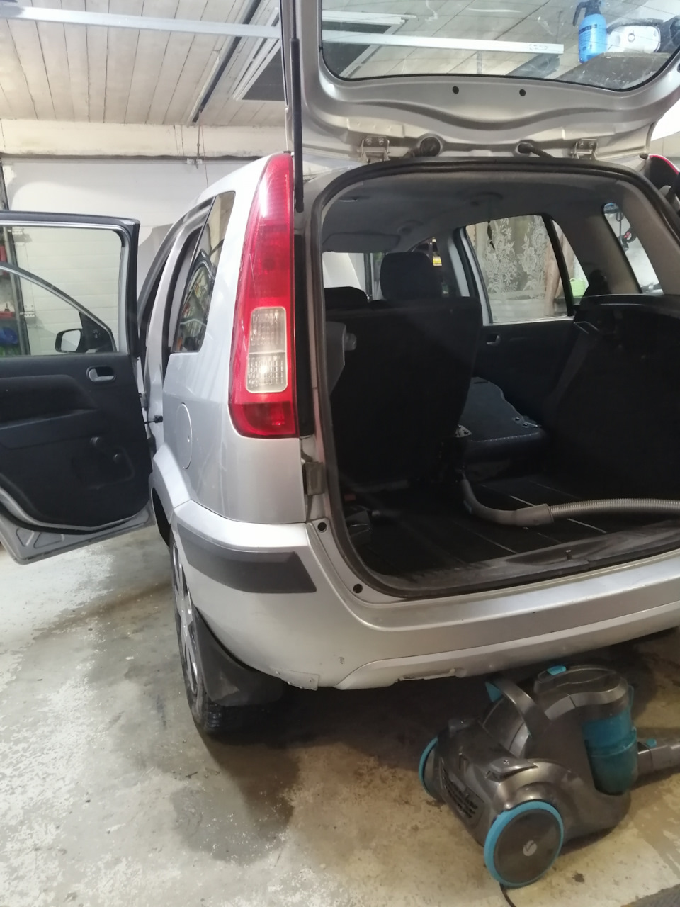 Моем, пылесосим… — Chevrolet Cruze (1G)
