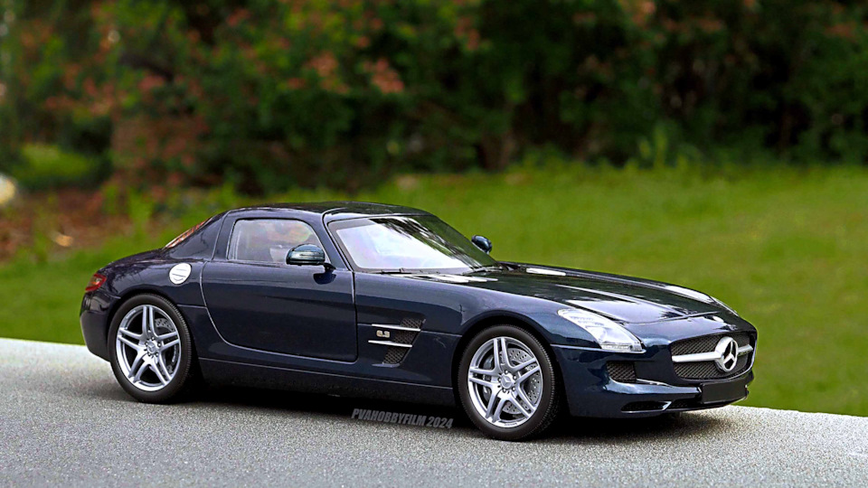 1/18 Mercedes-Benz SLS AMG (C197), 2010 (Minichamps #100-039021