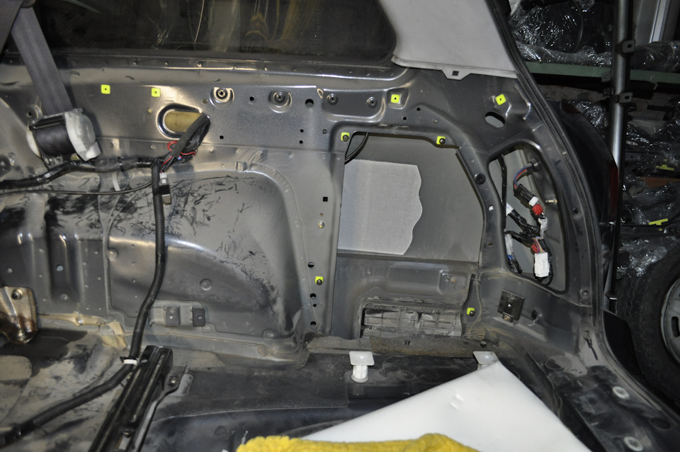 подключил справа — Subaru Legacy (BE/BH/BT)