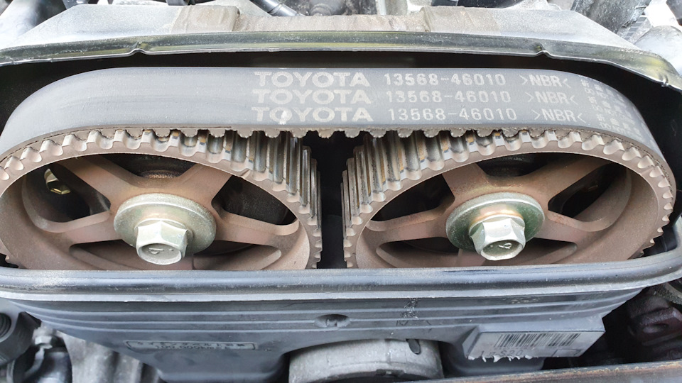 Фото в бортжурнале Toyota Crown (S140). Запчасти на фото: 1356846010