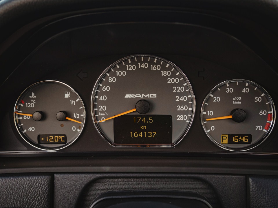 Фото в бортжурнале Mercedes-Benz E-Class (W210). Запчасти на фото: 090402