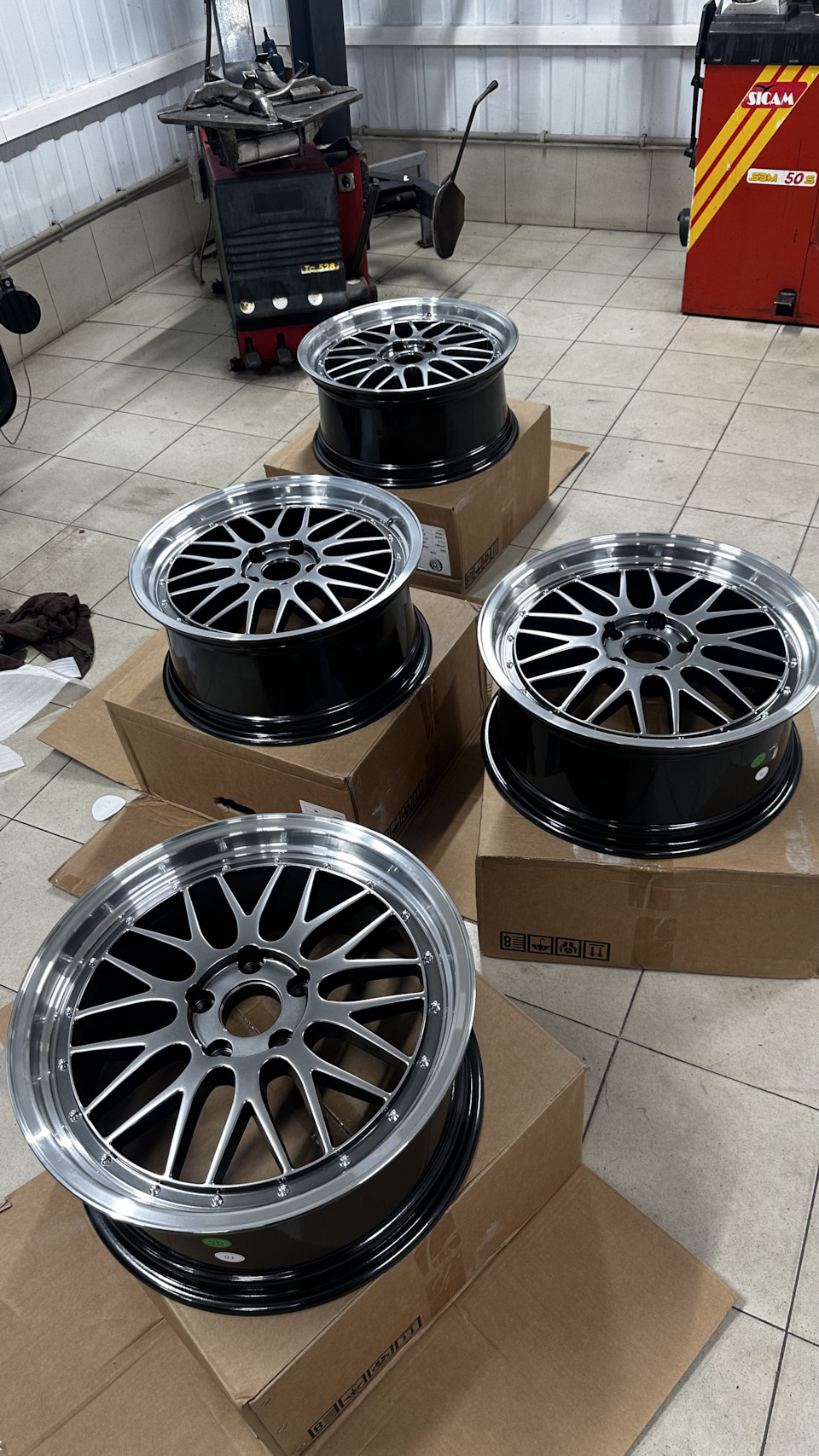 Новые тапка r18 bbs — ГАЗ 24 бензин, 3 л, 1990 года | колёсные