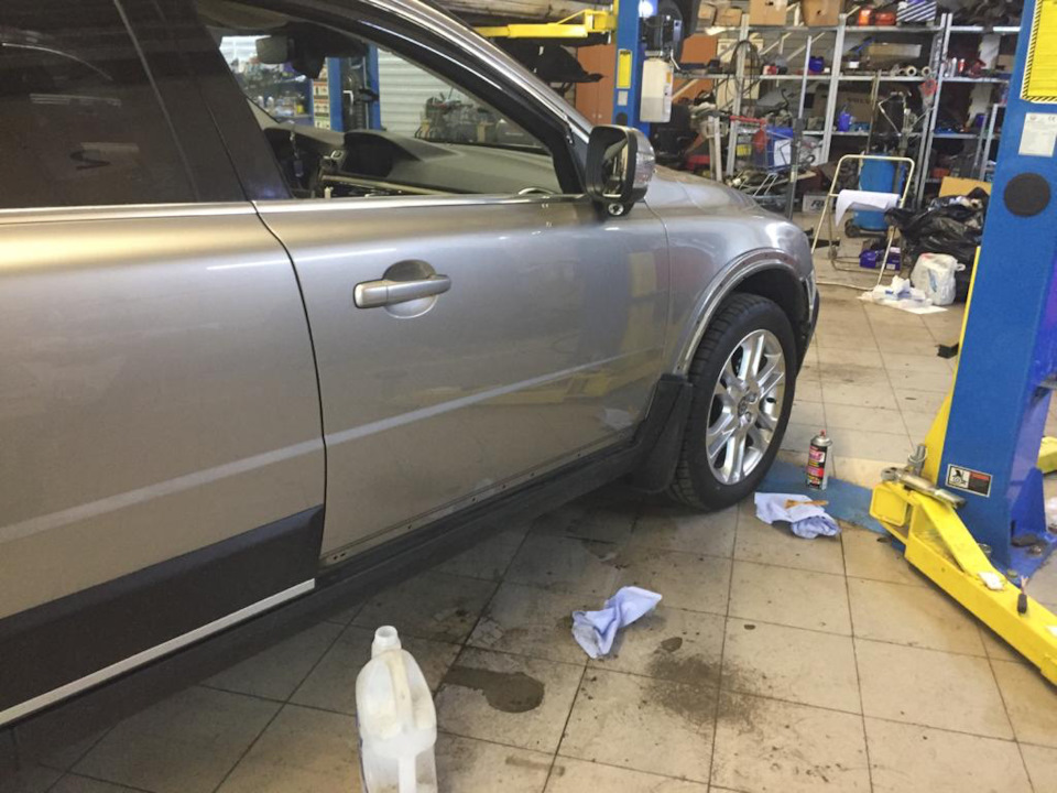 Фото в бортжурнале Volvo XC70 III
