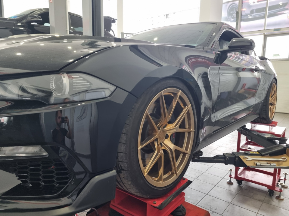 Фото в бортжурнале Ford Mustang (6G)