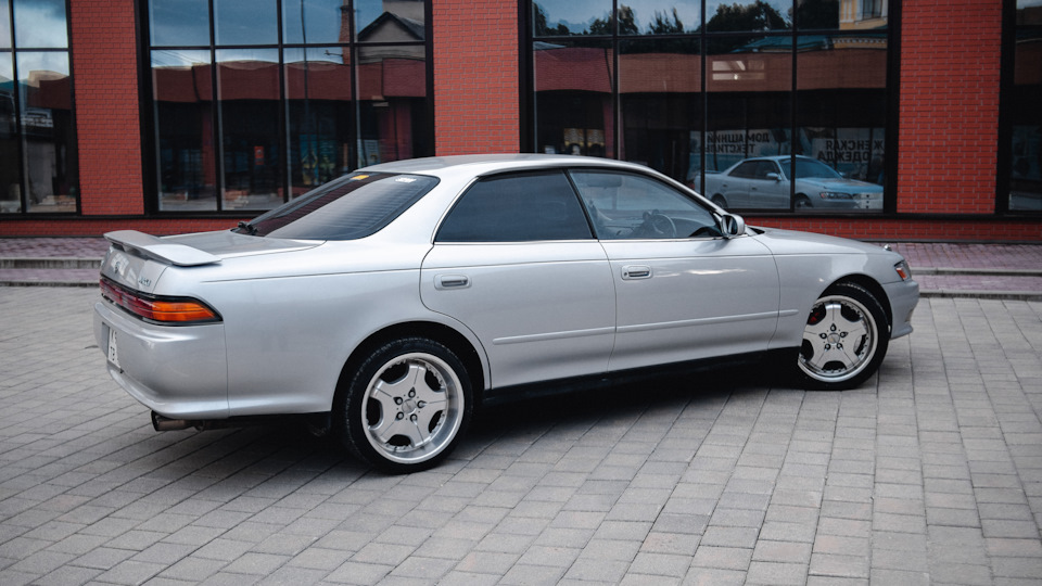 Toyota Mark II TOURER Vzaimopodpicь