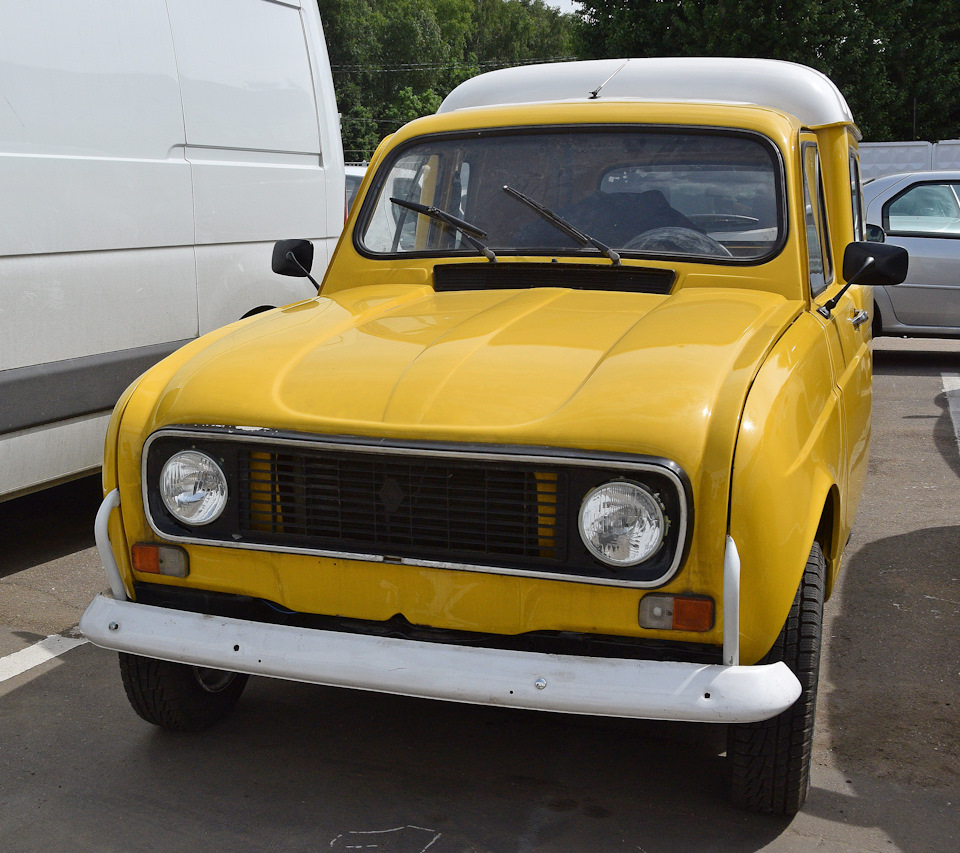 Photo from the logbook Renault 4
