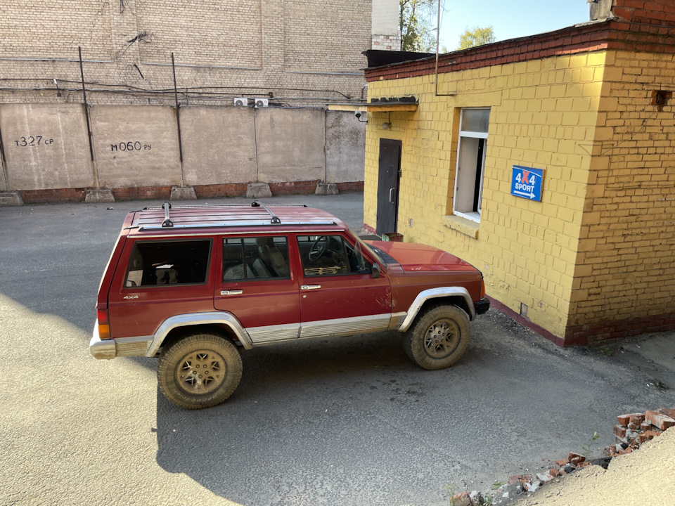 Приехал за обновками — Jeep Cherokee (XJ)
