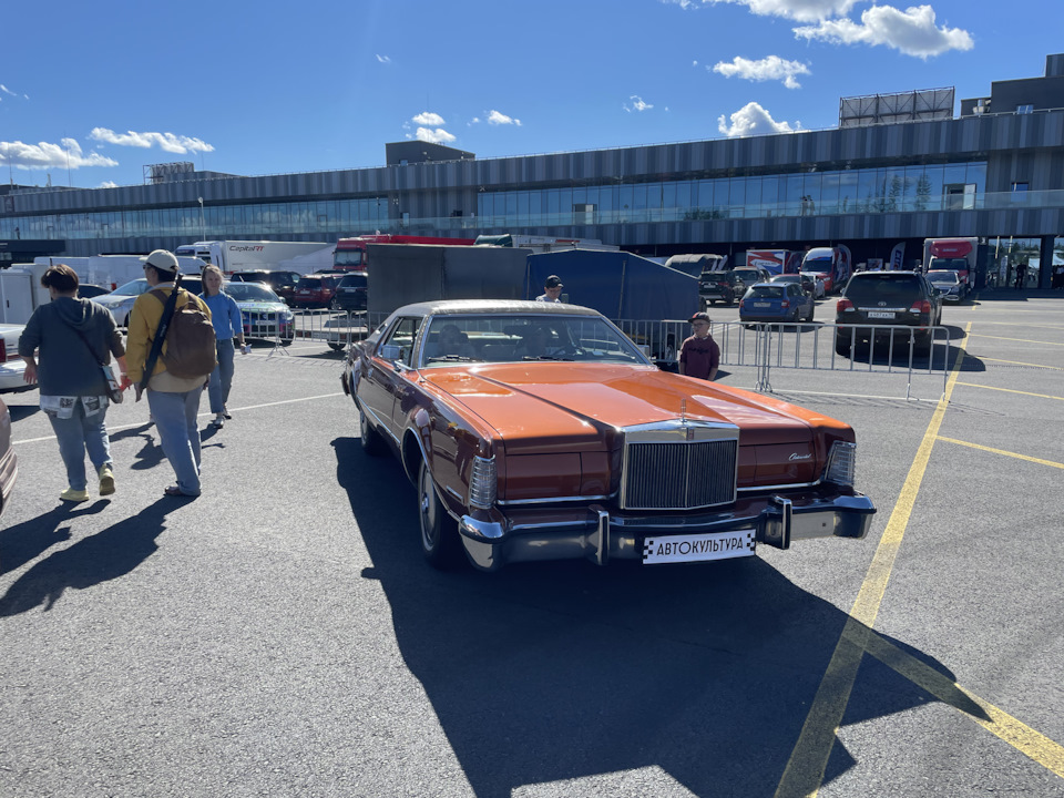 Фото в бортжурнале Lincoln Town Car II